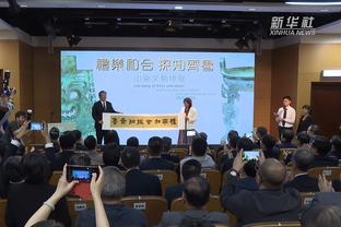 努尔基奇：即使布克连着投20个打铁 第21球我还是会找他